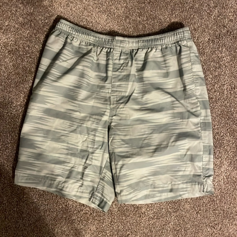 Chubbies L Grey Accent Shorts